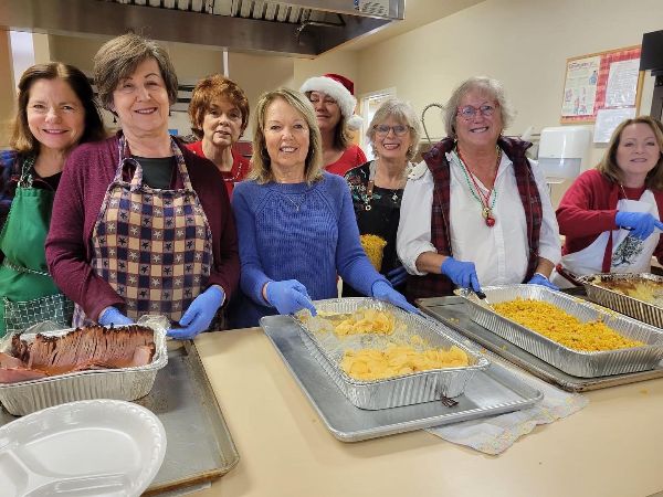 Seniors Enjoy Holiday Lunch – Loomis Basin Soroptimist